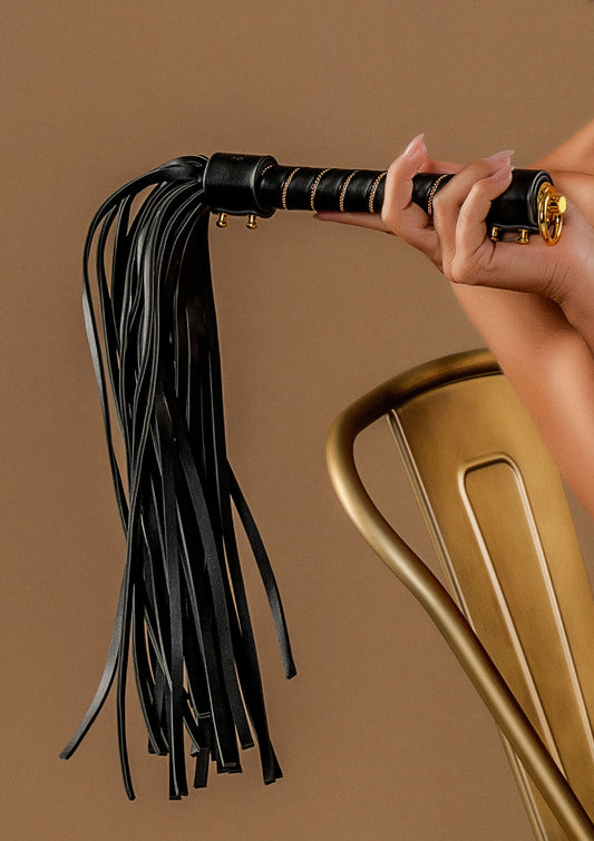 17426 taboom vogue studded whip
